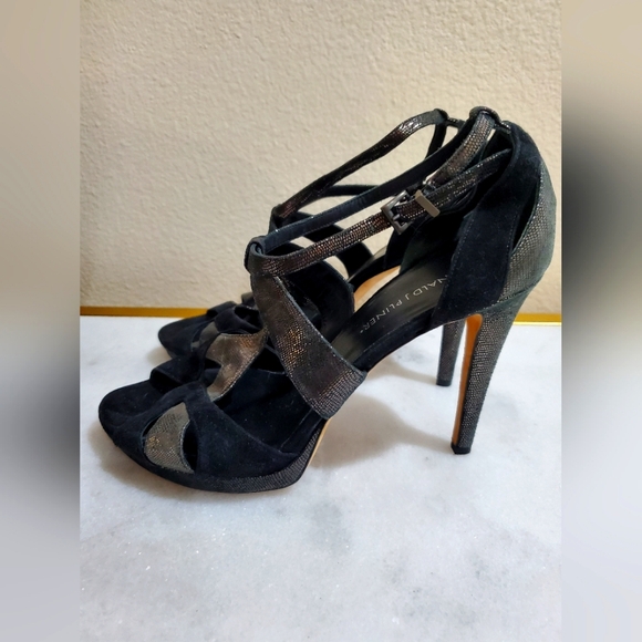 Donald Pliner Elegant Suede Black High Heels - Picture 1 of 13
